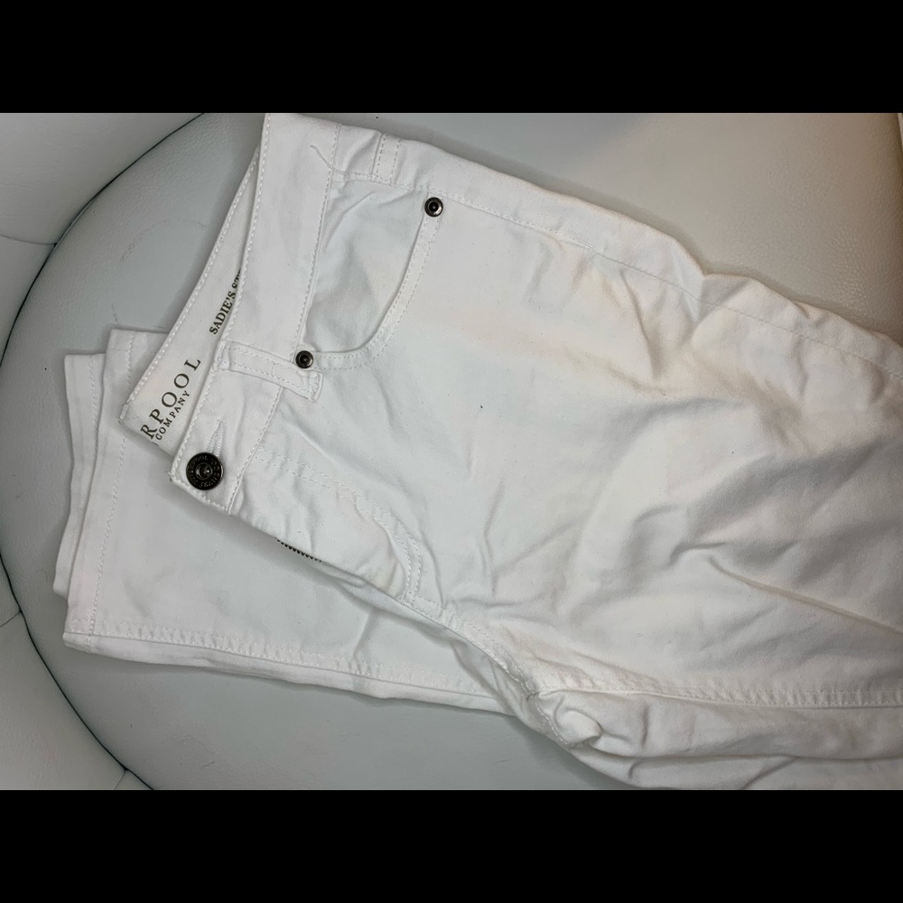 WHITE STRAIGHT LEG JEANS